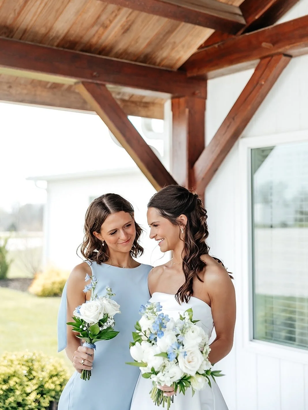 Not every wedding needs a full weekend to feel meaningful. Sometimes, one thoughtfully-planned day is exactly enough!
⠀⠀⠀⠀⠀⠀⠀⠀⠀
With our day rental, you&rsquo;ll enjoy private access to the entire Emerson Fields estate, your choice of five ceremony l