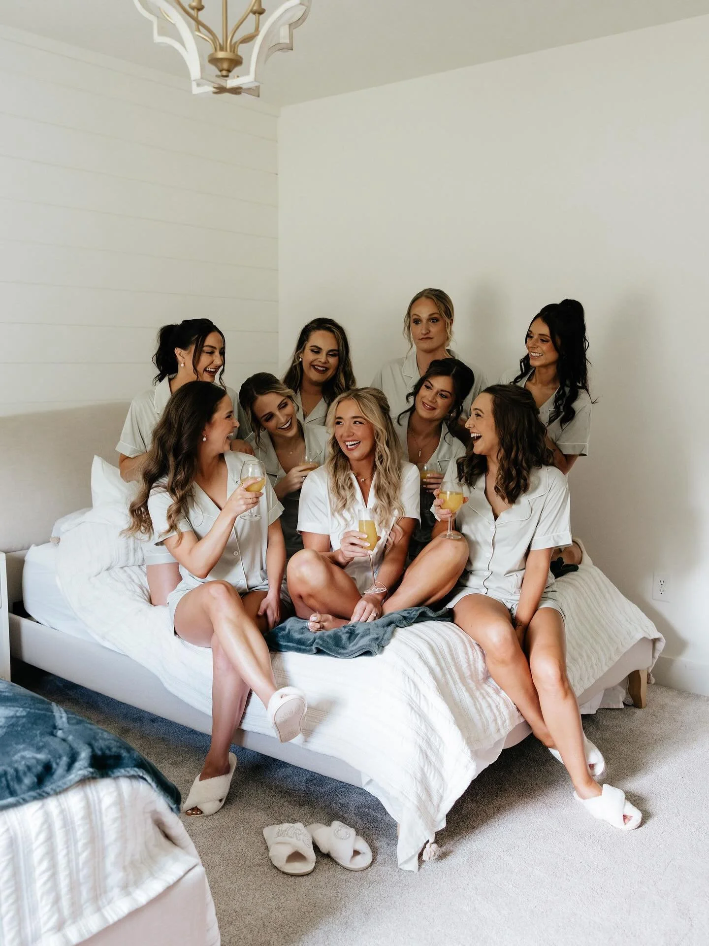 2026 brides are you wondering what your wedding morning will actually look like? Swipe to see! 

At Emerson Fields, we&rsquo;ve thought through every detail of your getting-ready experience. Whether you&rsquo;re staying overnight in the Emerson Suite