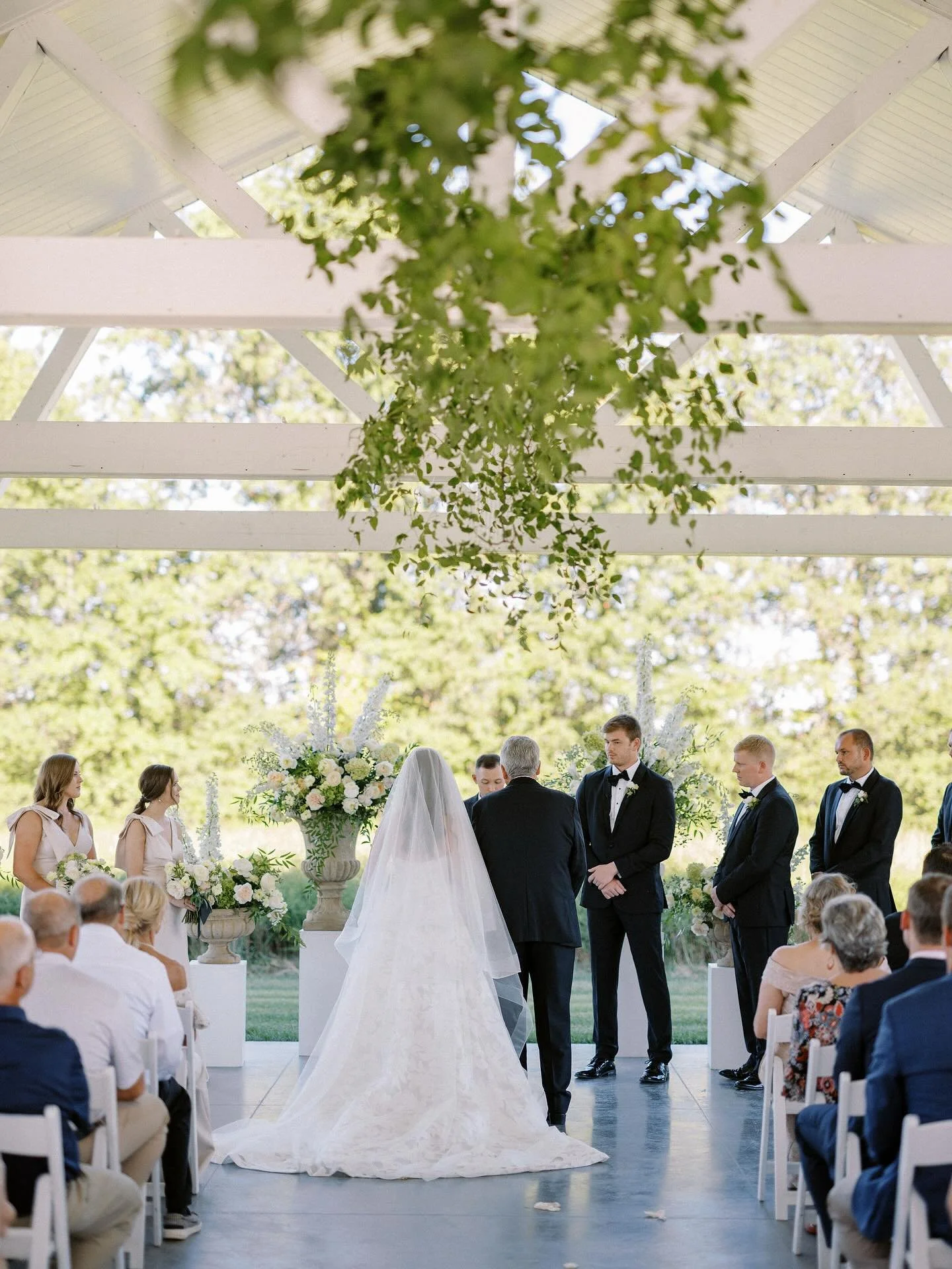 If you&rsquo;re a bride-to-be and worried about the weather for your wedding day READ THIS!

Missouri weather can be&hellip; unpredictable (to say the least). If there&rsquo;s one thing you can&rsquo;t control on your wedding day, it&rsquo;s the fore