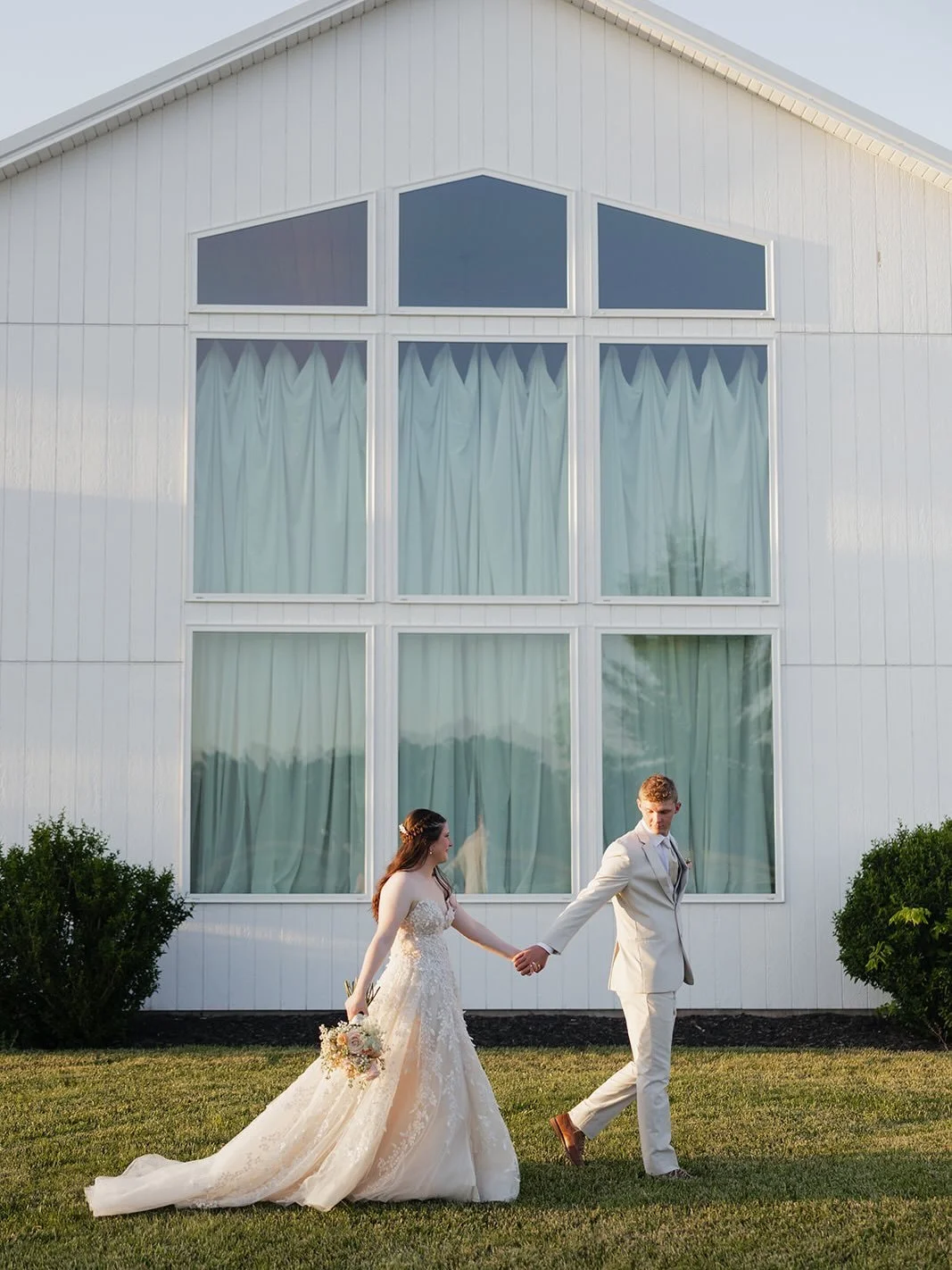 You might want to sit down to hear this&hellip;
⠀⠀⠀⠀⠀⠀⠀⠀⠀
Planning your wedding in six months or less is absolutely possible. 😱
⠀⠀⠀⠀⠀⠀⠀⠀⠀
More couples are choosing this approach because it brings clarity. A shorter timeframe often eases the pressure