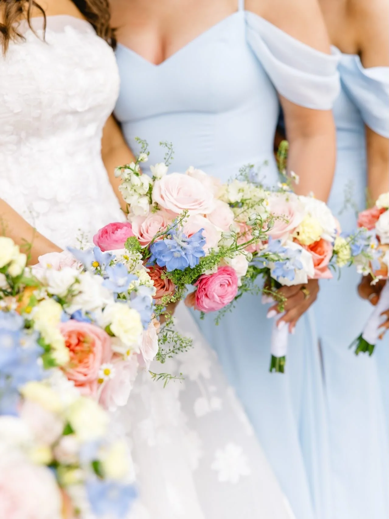 Can you host your ceremony at a local church and celebrate your reception at Emerson Fields? Absolutely!!
⠀⠀⠀⠀⠀⠀⠀⠀⠀
McKenna and Collin rented the venue starting Thursday so they could set up, stay overnight, and settle in before the big day. 
On Frid