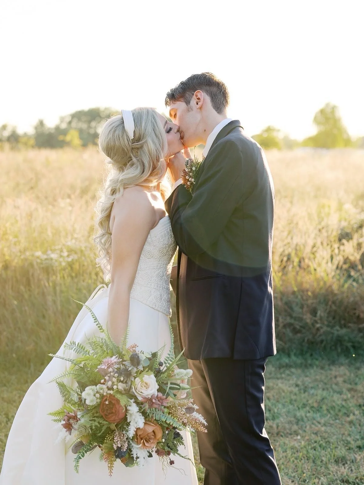 October at Emerson Fields is such a sweet spot. The temperatures are cooler and comfortable, the grass is still beautifully green, and the trees haven&rsquo;t lost their fullness yet. It&rsquo;s the kind of backdrop that feels effortless and photogra