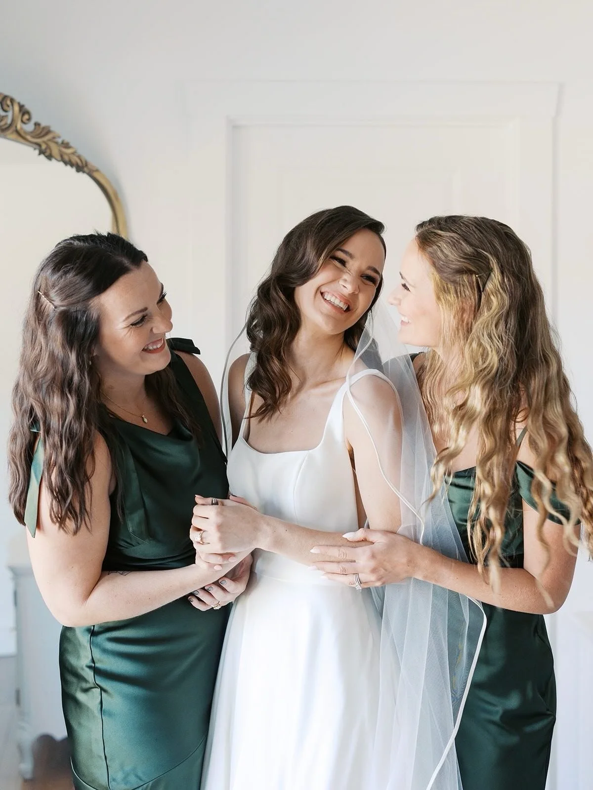 How you feel on your wedding morning sets the tone for your entire day.☺️

Ideally, it feels a little like this&hellip;
☀️waking up surrounded by your favorite people ☕️coffee brewing and music playing in the background 🍓pajamas, laughter, and a slo