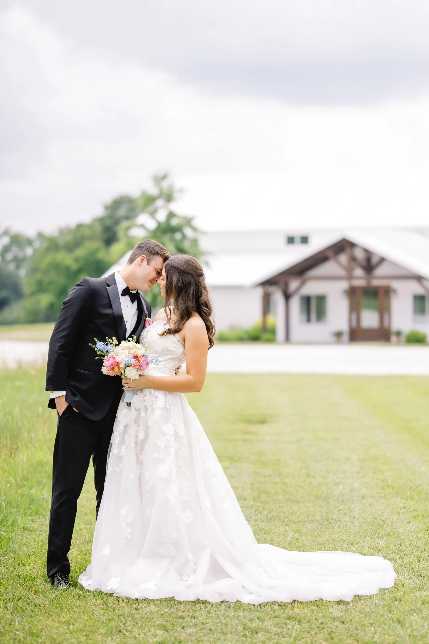 June-wedding-at-Emerson-Fields-wedding-venue-close-to-Columbia-Missouri95.jpg