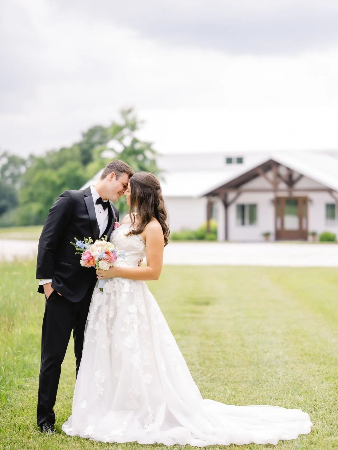 Planning a wedding while finishing school, starting new careers, and moving to a new state could easily feel overwhelming. For McKenna and Kolin, it meant finding a wedding venue that offered flexibility, beautiful spaces, and the peace of mind that 