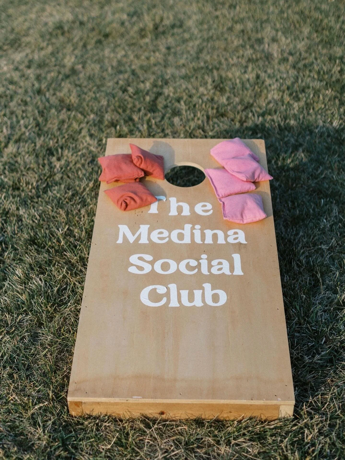 One of the best wedding planning decisions you can make has nothing to do with your ceremony or reception. 😳
⠀⠀⠀⠀⠀⠀⠀⠀⠀
It&rsquo;s hosting a welcome party.🎉 
⠀⠀⠀⠀⠀⠀⠀⠀⠀
A welcome party is one of the simplest ways to turn your wedding into a full week