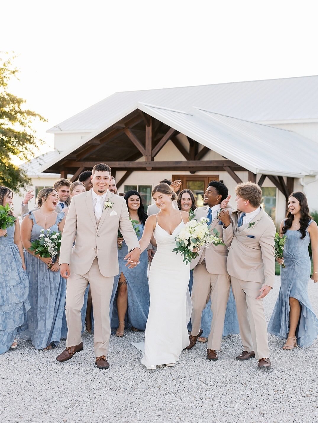 Considering a shorter engagement? We have the BEST NEWS! 
⠀⠀⠀⠀⠀⠀⠀⠀⠀
Early fall at Emerson Fields is one of the most beautiful moments of the season!! And this year, prime fall dates are still available.
⠀⠀⠀⠀⠀⠀⠀⠀⠀
These two weddings show why Fall is a