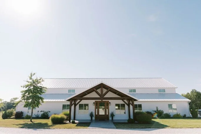 All the brunch lovers raise your hand! 🙋🏼&zwj;♀️🥂🌸 

If you&rsquo;re looking for a fun way to make your wedding day your own, but you&rsquo;re not interested in a first look, what about a first brunch? 

Spend time with your partner before you sa