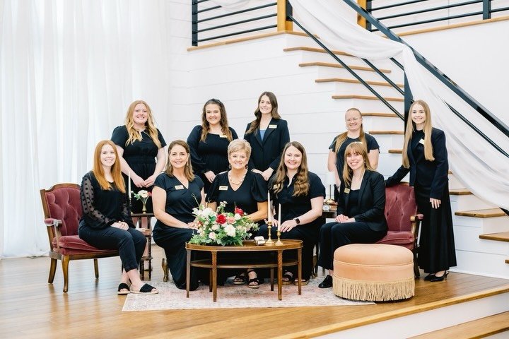 If you got engaged last year and feel unsure where to begin?? This is for you!!
⠀⠀⠀⠀⠀⠀⠀⠀⠀
Getting engaged is exciting, but starting wedding planning can feel overwhelming very quickly.
⠀⠀⠀⠀⠀⠀⠀⠀⠀
If months have gone by and you still feel stuck, you ar