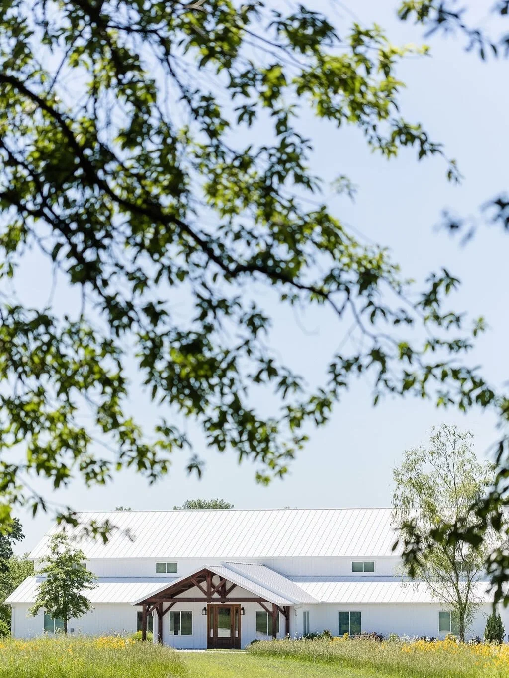 Something NEW is here at Emerson Fields, designed to simplify your entire wedding weekend from start to finish 🤩
⠀⠀⠀⠀⠀⠀⠀⠀⠀
We have seen firsthand how decision fatigue can settle in and take the joy out of wedding planning, which is why we created pa