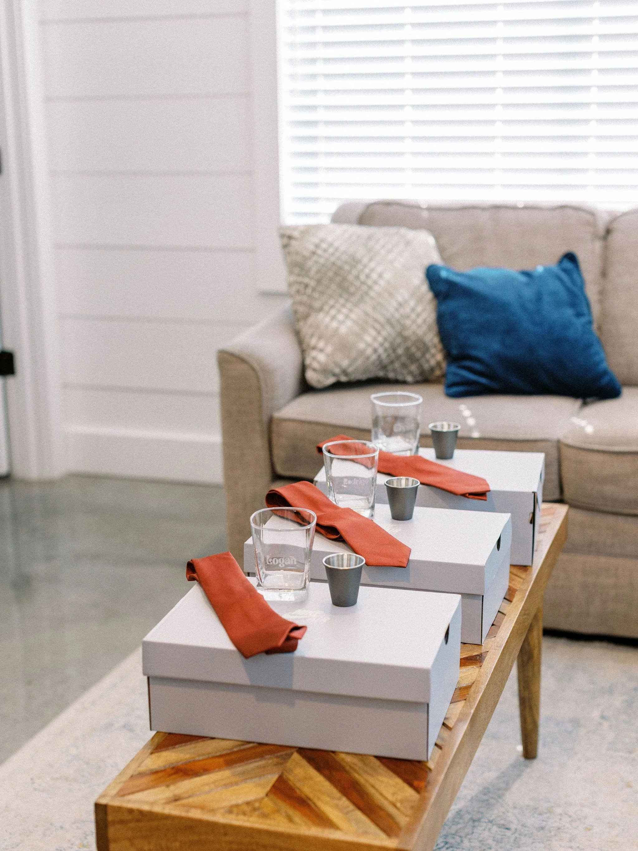 first-look-on-wedding-day-at-Emerson-Fields-gifts-and-love-notes-14.jpg