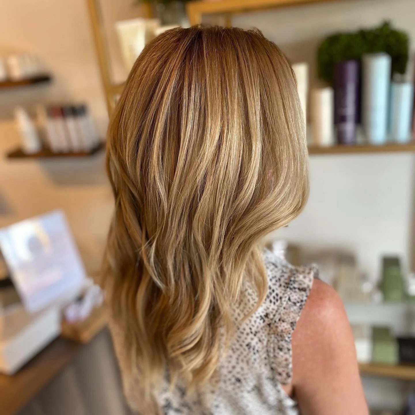 Balayage Or Foil Highlights — Which Hair Coloring Style Is Right For You?