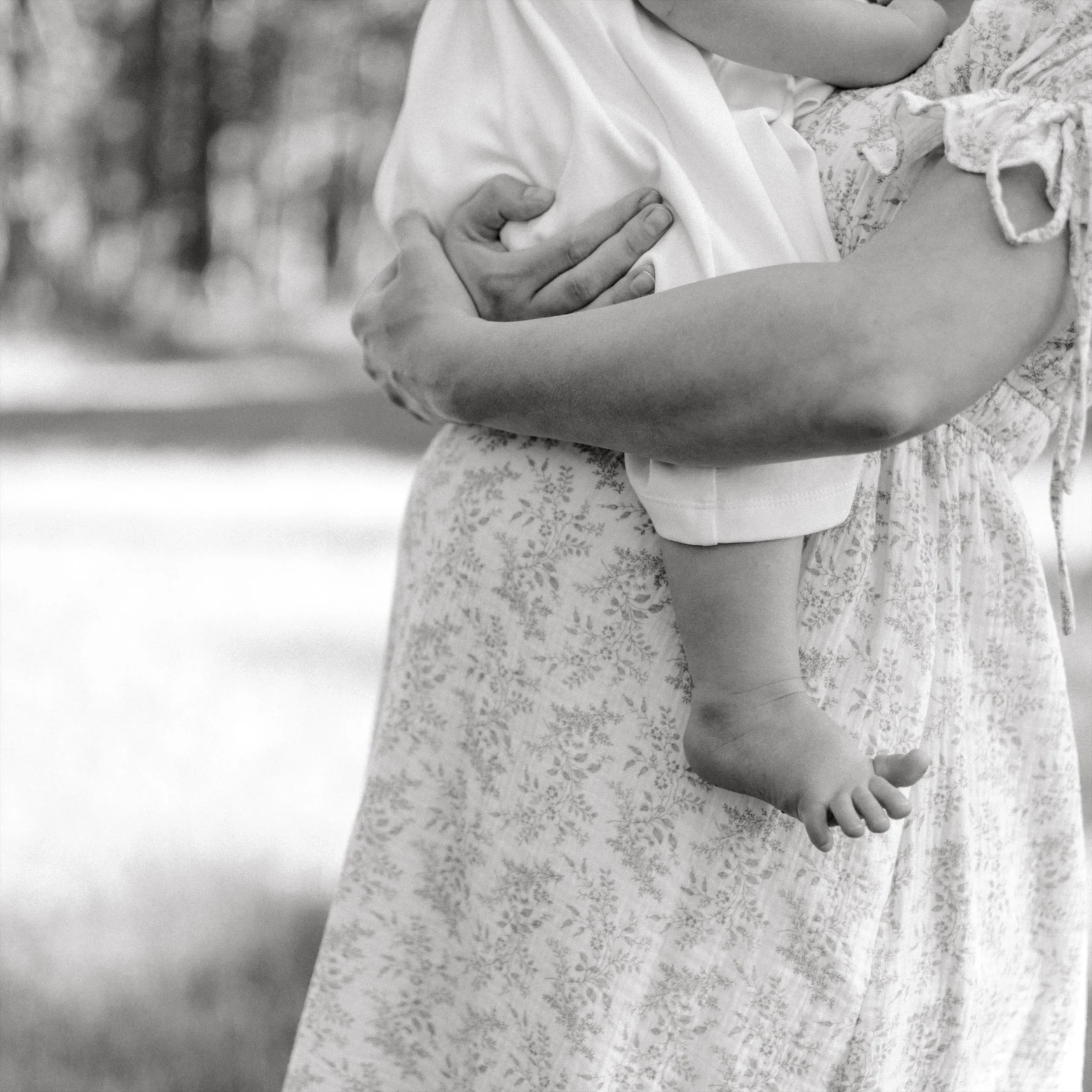 Forever a fan of tiny toes and fingers in black and white!