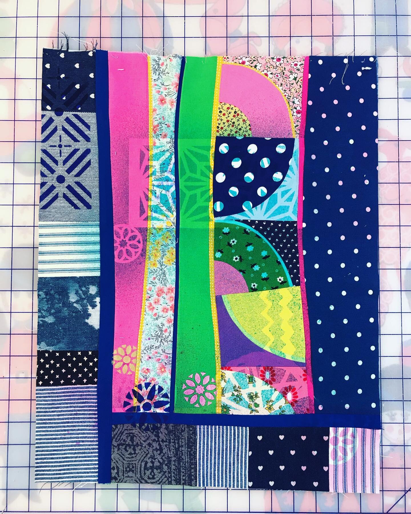 A new art quilt in progress. So far pieced and stenciled. Trying to work in the moment without obsessing about future steps. Just bust on through...
#artquilt #textileart #fiberart #fiberartist #modernquilt #patchwork #ilovesewing