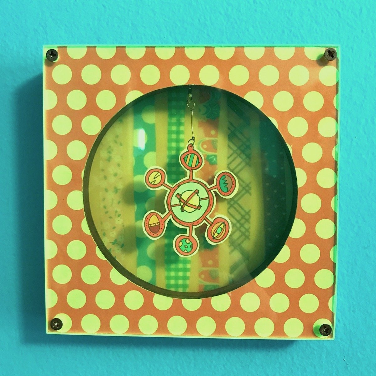 polka_dot_frame.jpg