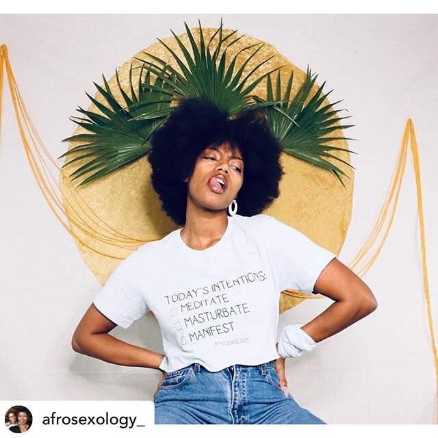 Follow @afrosexology_ for awesome content on sexual health and sexual expression! They&rsquo;ve got great content, make fun, expressive, sex-positive attire and facilitate meaningful conversations on sexuality. 
Posted @withregram &bull; @afrosexolog