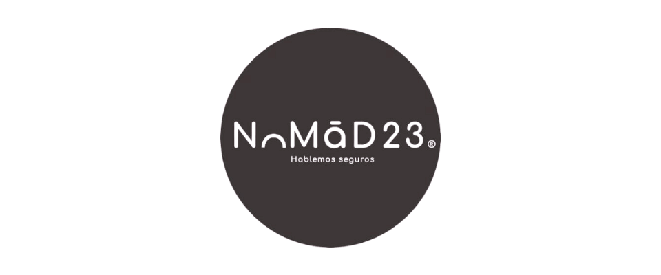 Logotipo circular con texto que dice 'NaMäD23.' y 'Mantén seguros'