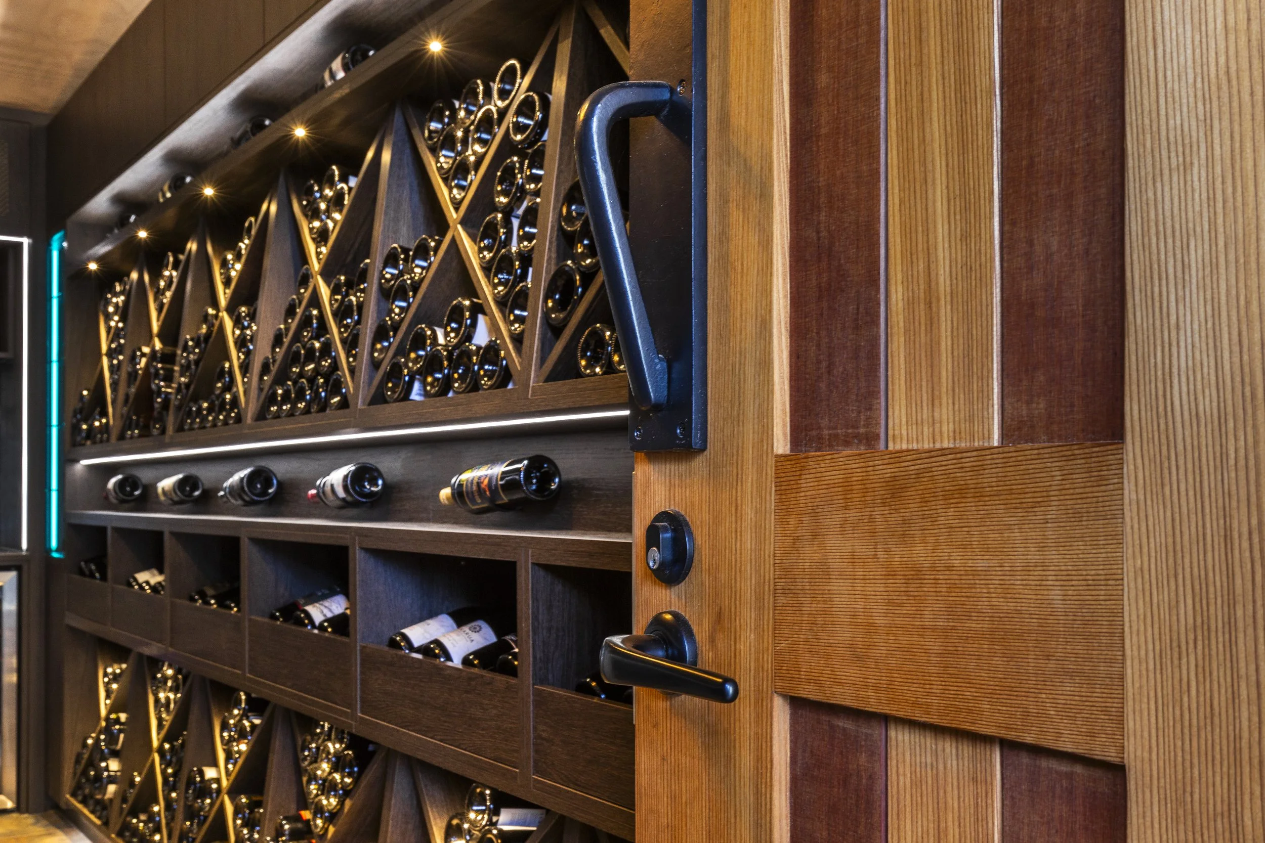 Photo inspiration: Bespoke Wine Cellar Photo Inspiration