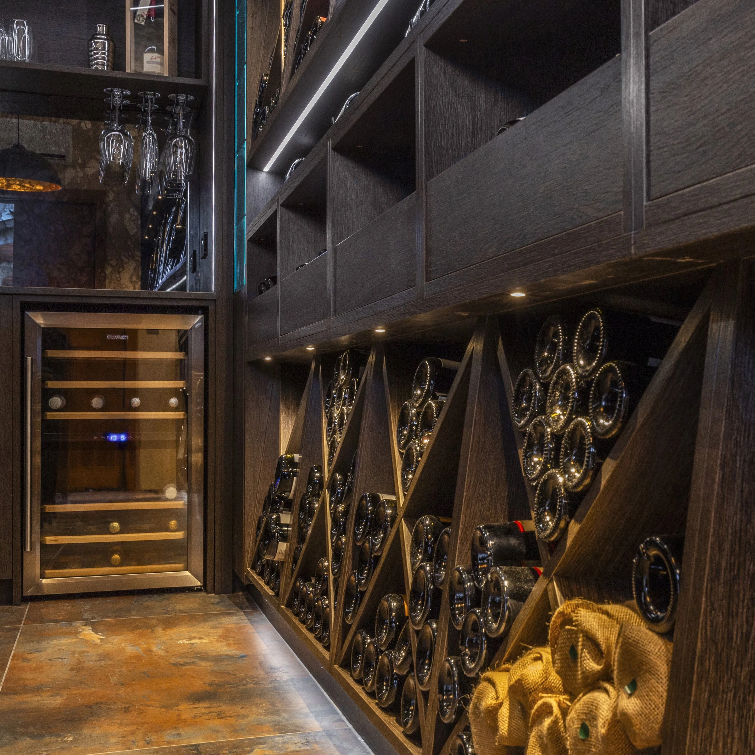 Curated visual reference: Picture Idea: Bespoke Wine Cellar