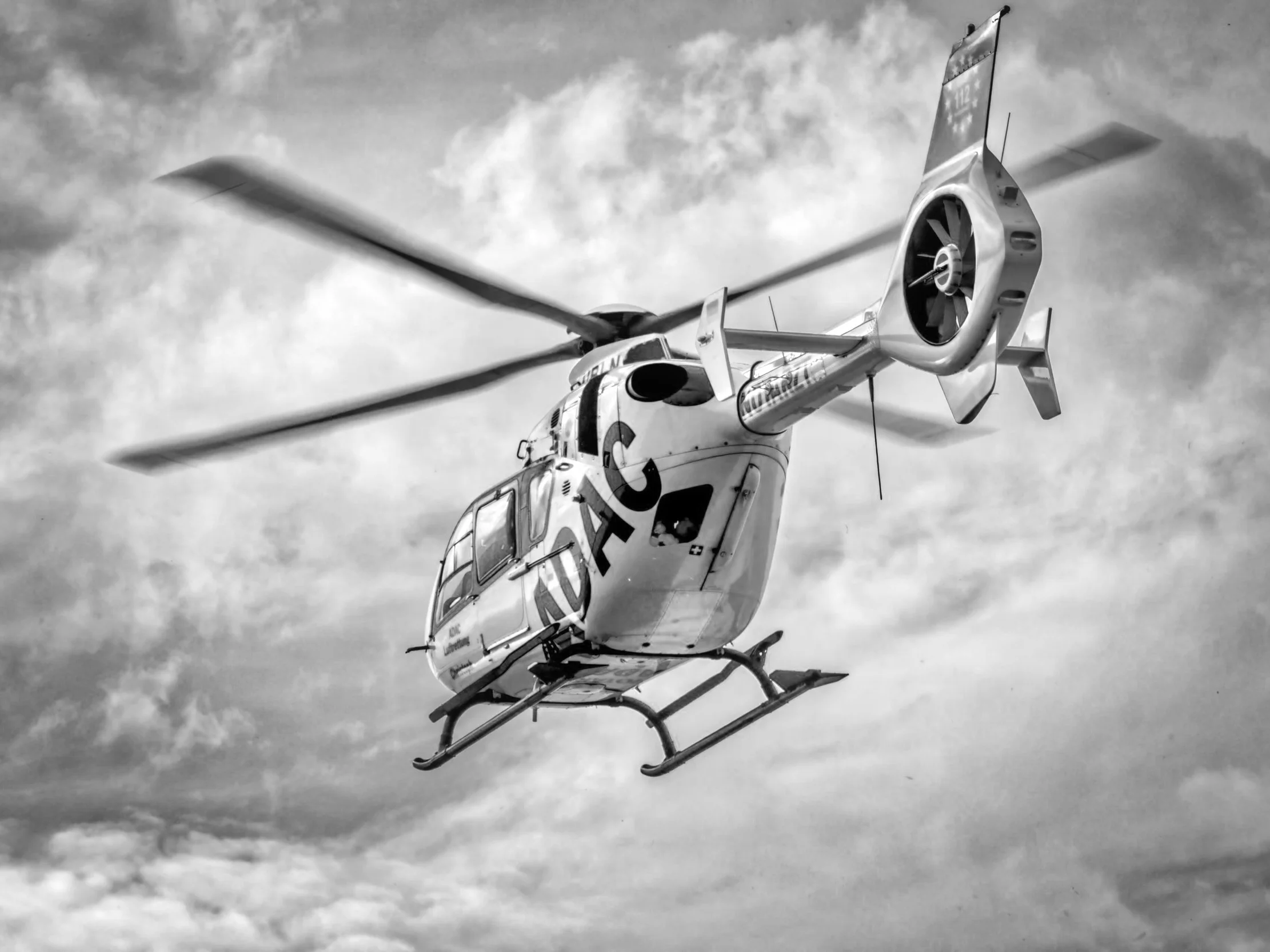 accident-rescue-adac-air-rescue-208489.jpg