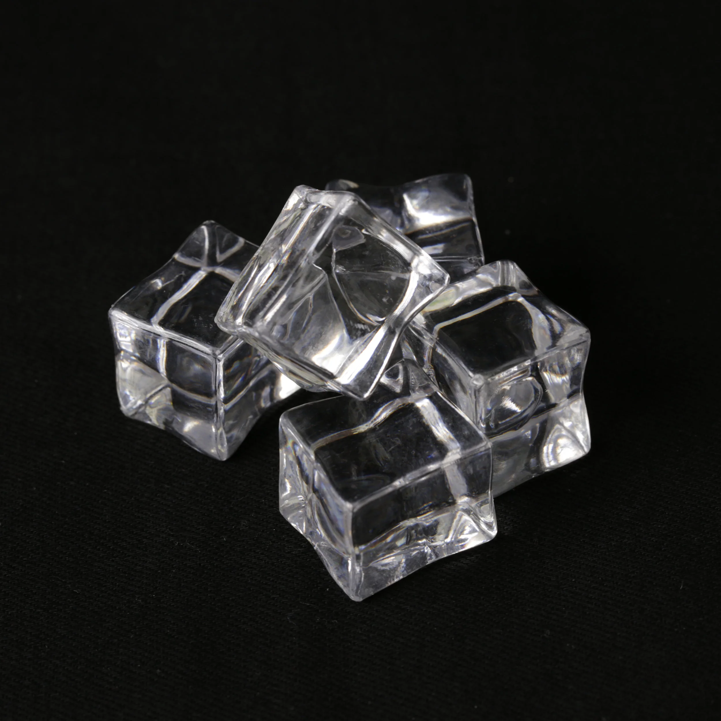 ICE CUBE 2CM