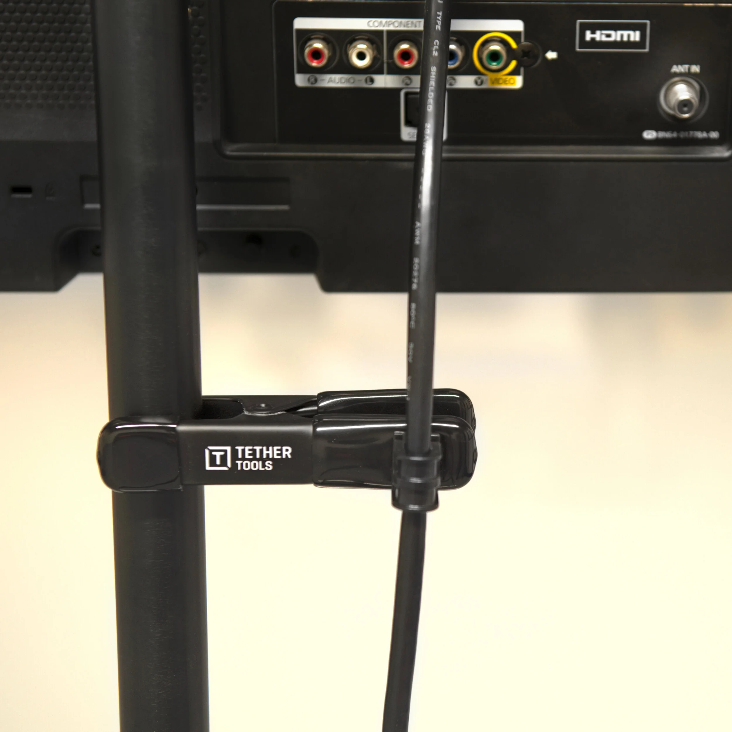 js080a1-tether-tools-jerkstopper-a-clamp-1in_in use-2.jpg