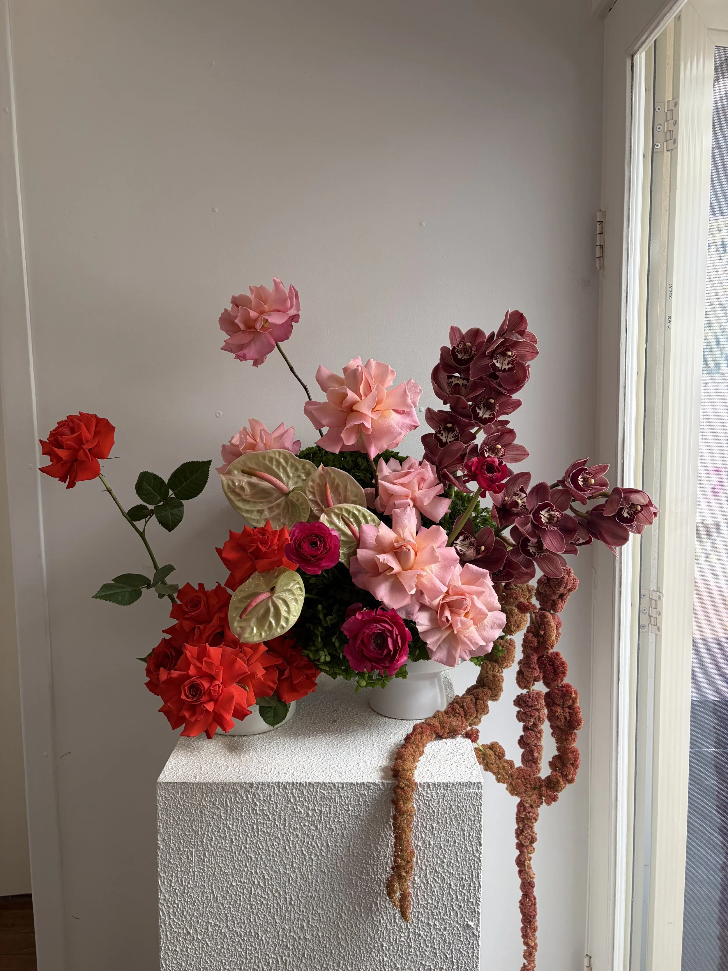 FEATURE ARRANGEMENT