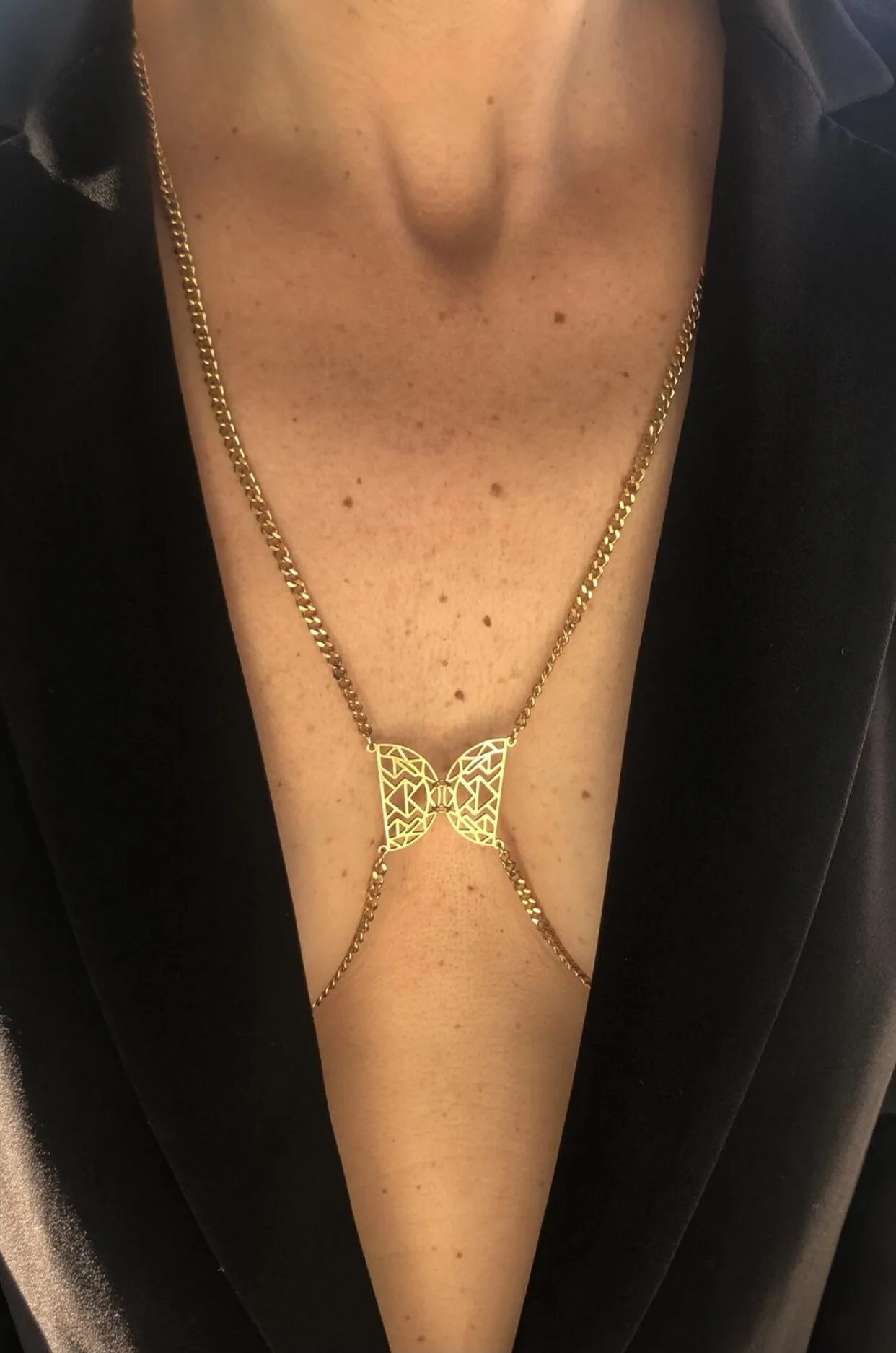 ACFDF5ED-085F-4902-8B74-0F00300F6C23