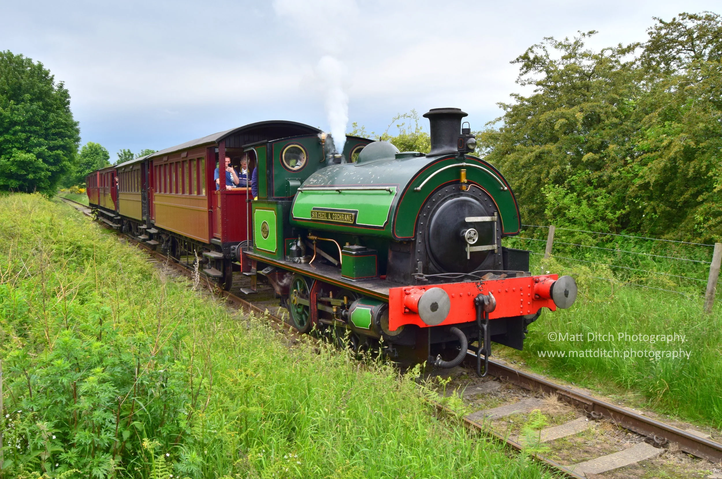  Sir Cecil A Cochrane heads towards Sunniside with a passenger train. 