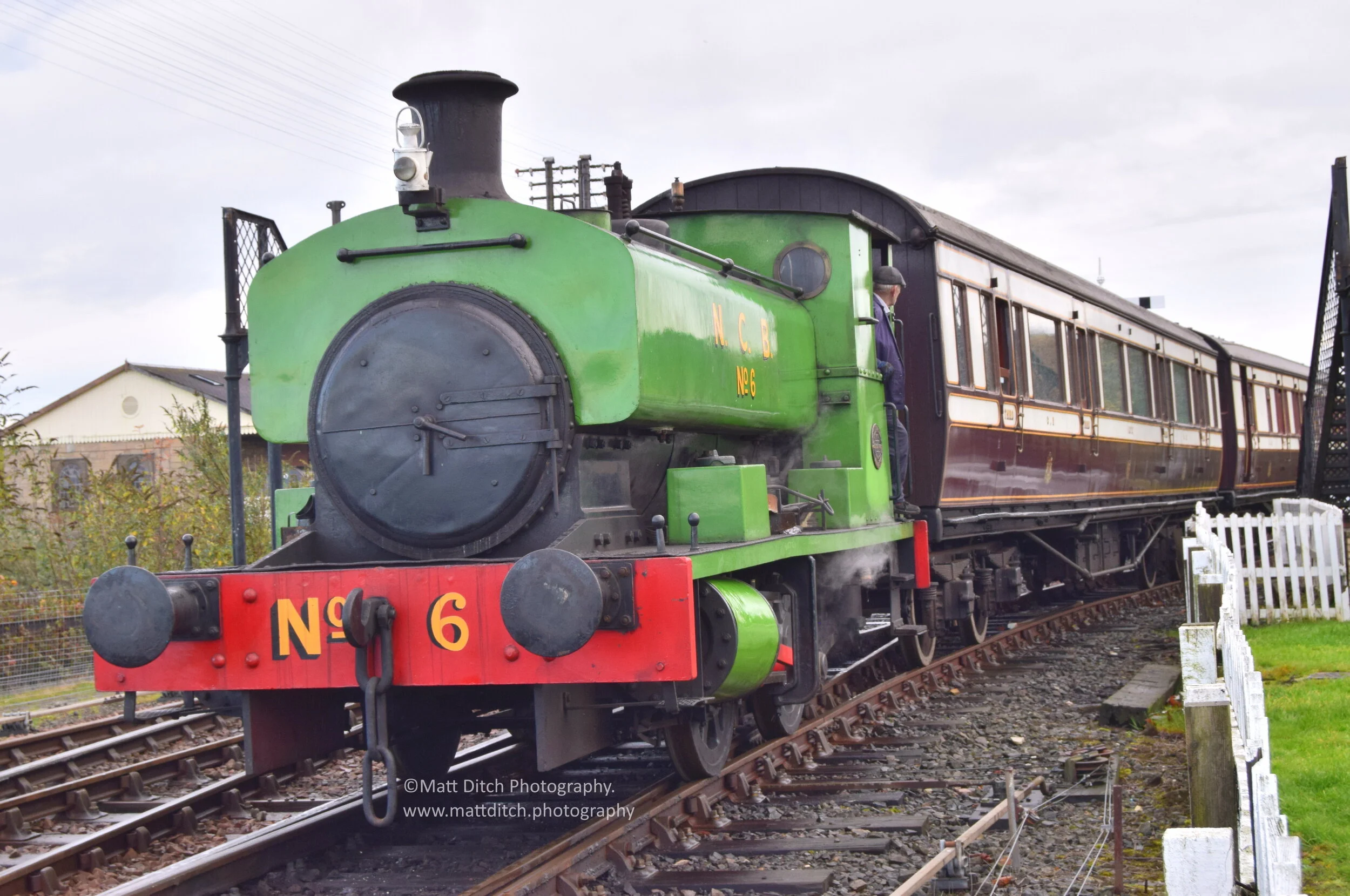 Andrew Barclay 0-4-0 No.6 shunts the Caledonian Railway coaches into the bay platform for No.419. 