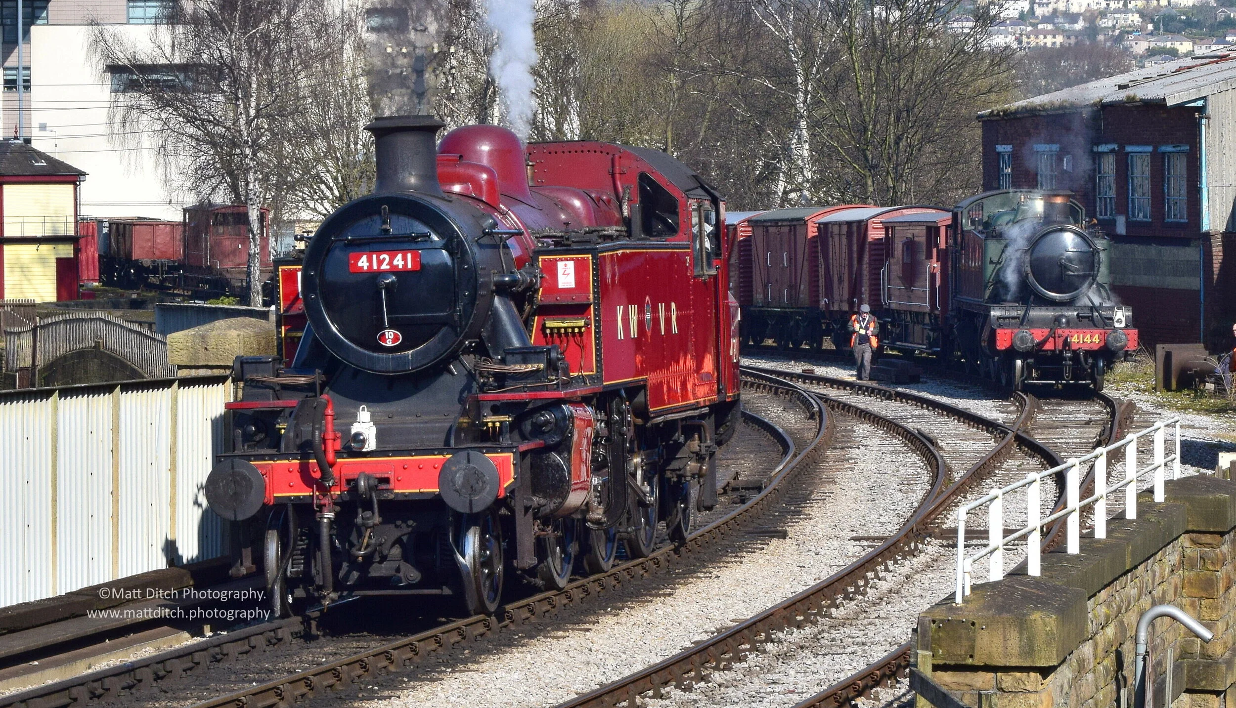 No. 41241 runs past No. 4144