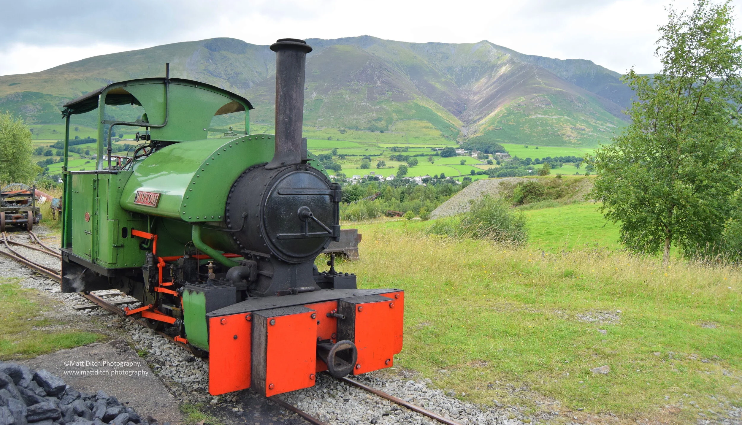 Saddleback Saddl tank