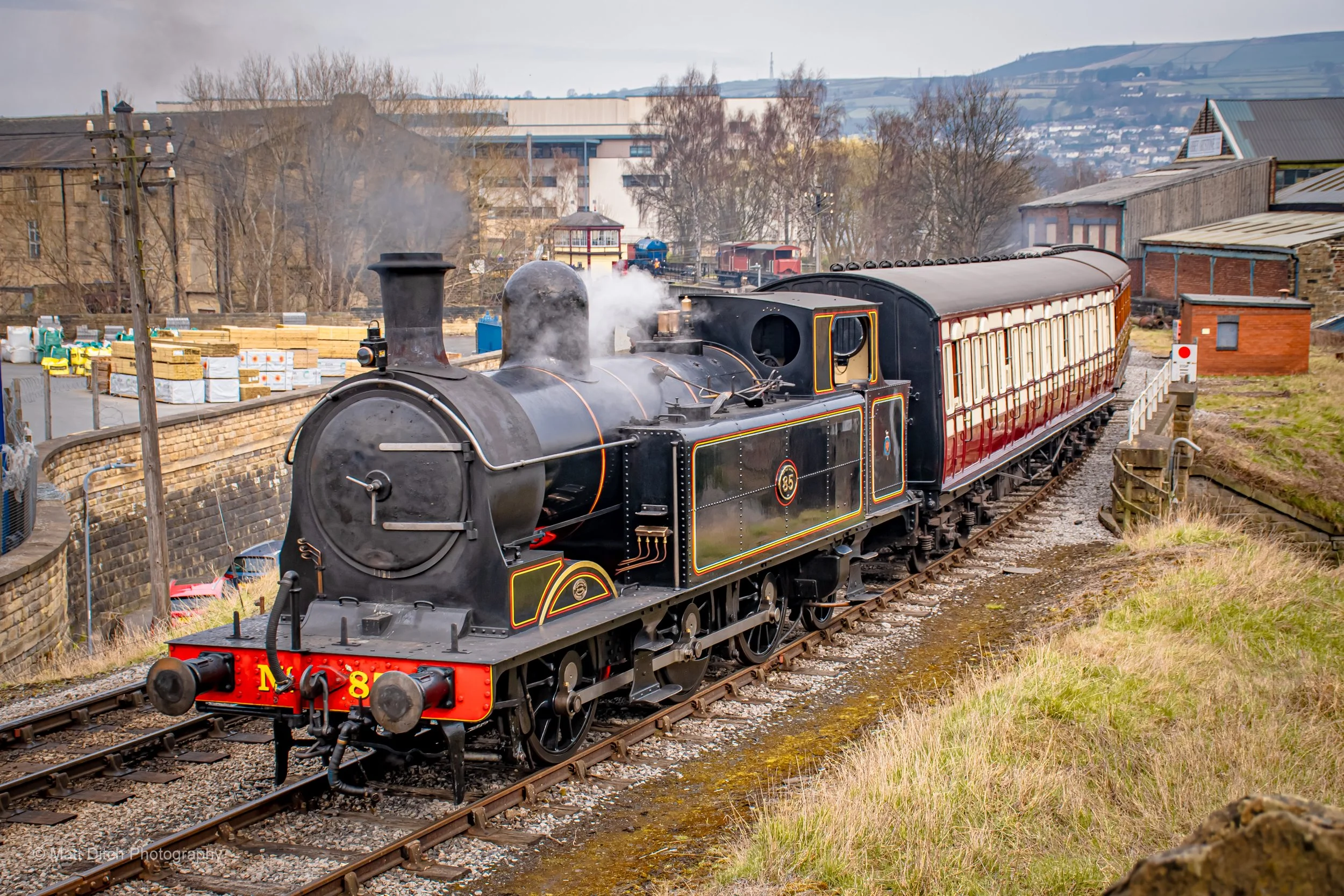 The Ingrow (West) shuttle train with Taff Vale No.85 back into Keighley
