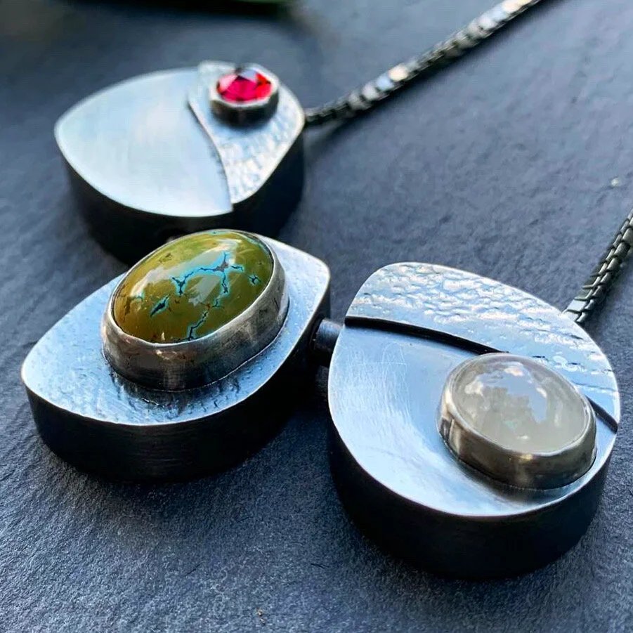 C04D041B-9A61-4FF4-B5DF-E922E3F72301