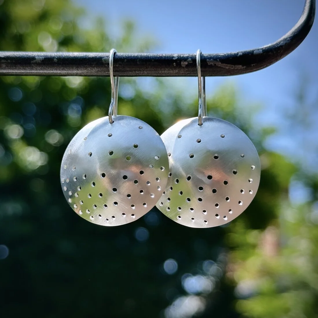 B349D3DE-3AE4-4640-8A65-FD98ABEB65A2