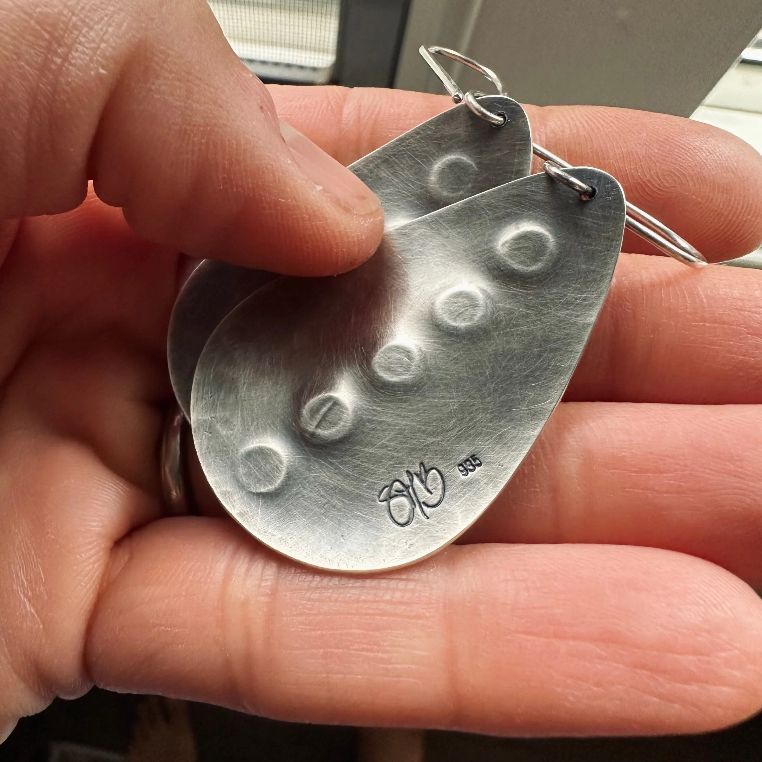 52F9566C-6053-48A7-9127-A6AD768A5443