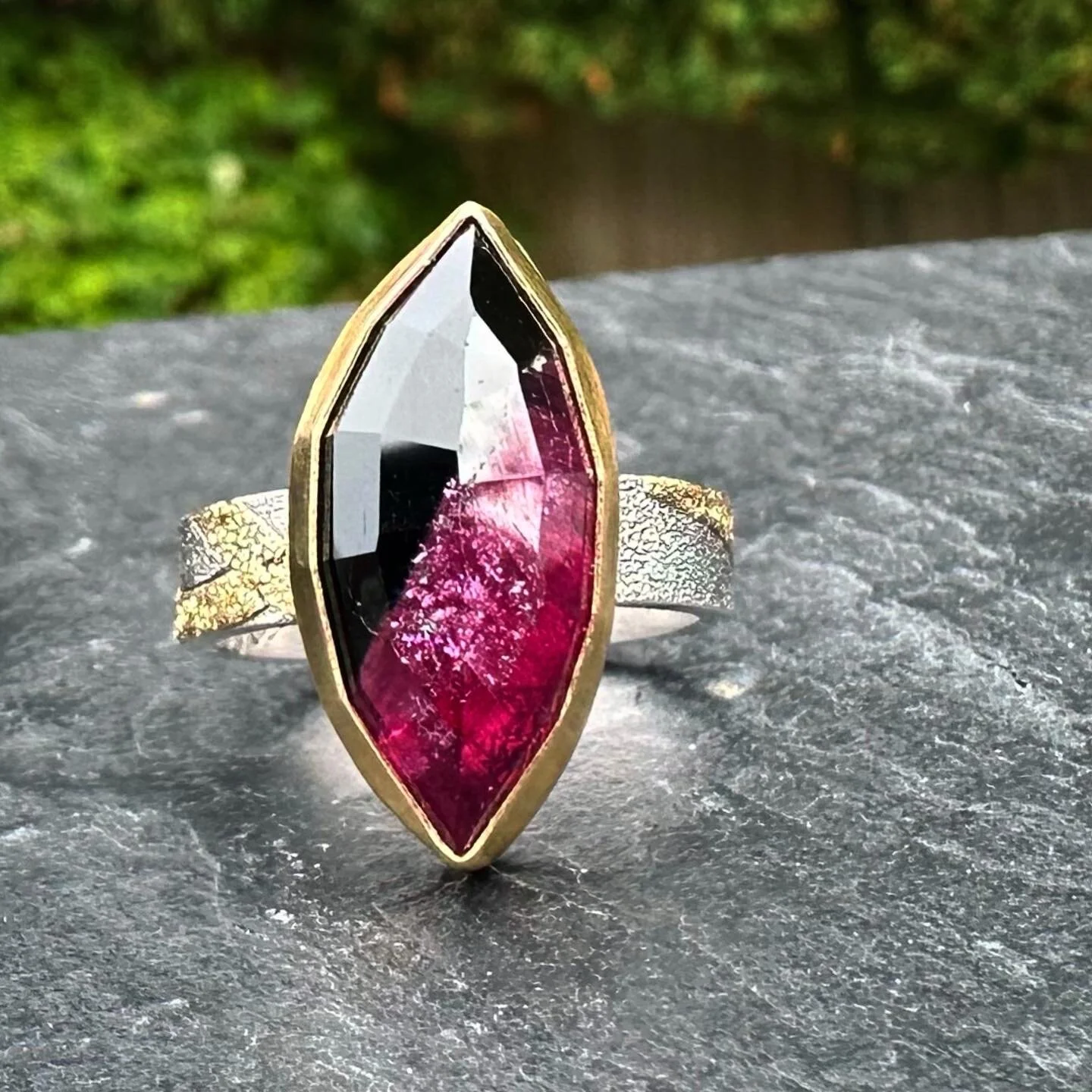 B9951E7E-E065-4F7D-930F-E2BEF0D61E4D