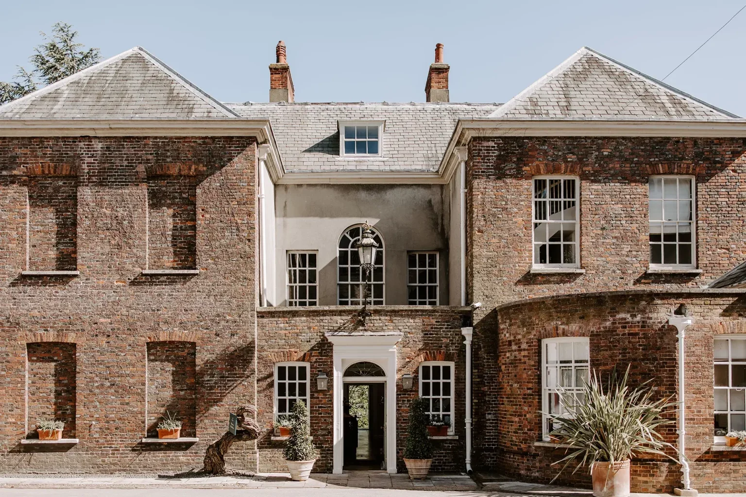pelham-house-venue-find-us-studio-rouge-1536x1024.webp