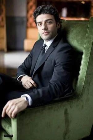 Oscar-Isaac-Ocean-Drive-Photoshoot-2011-oscar-isaac-43151343-300-450.jpeg