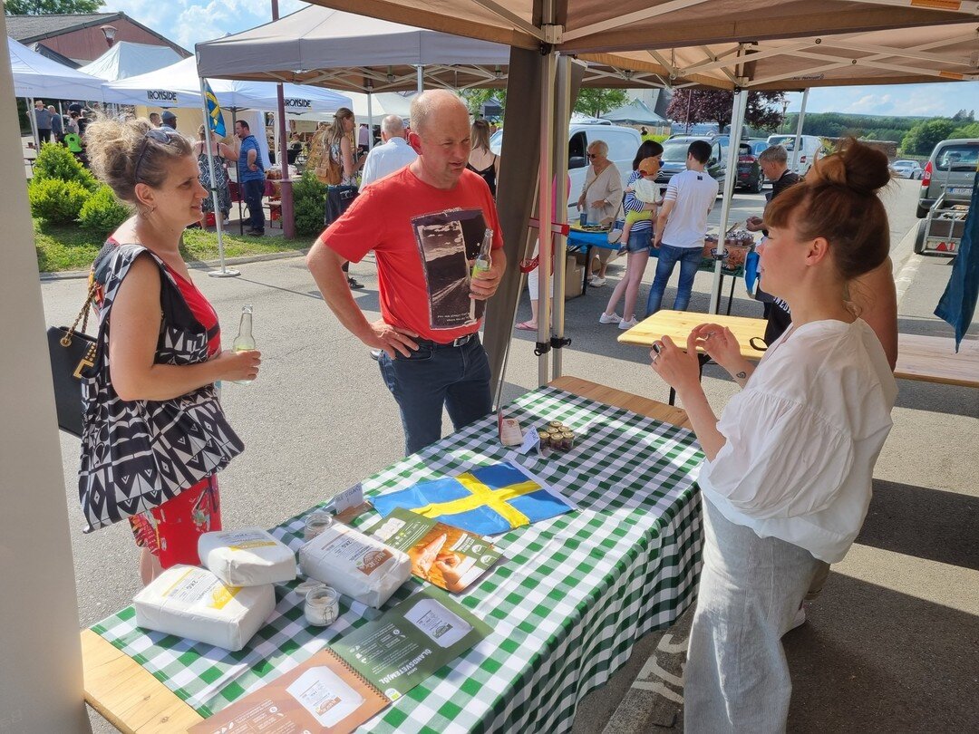 Bagers makes a guest appearance at a producer market in Leglise, Bastogne, Belgium together with other Nordic producers and leaderlundalandaland in an #&ouml;landsvetemj&ouml;l #leaderlundaland #bagersmj&ouml;l #manitoba #bagers  exciting EU project 