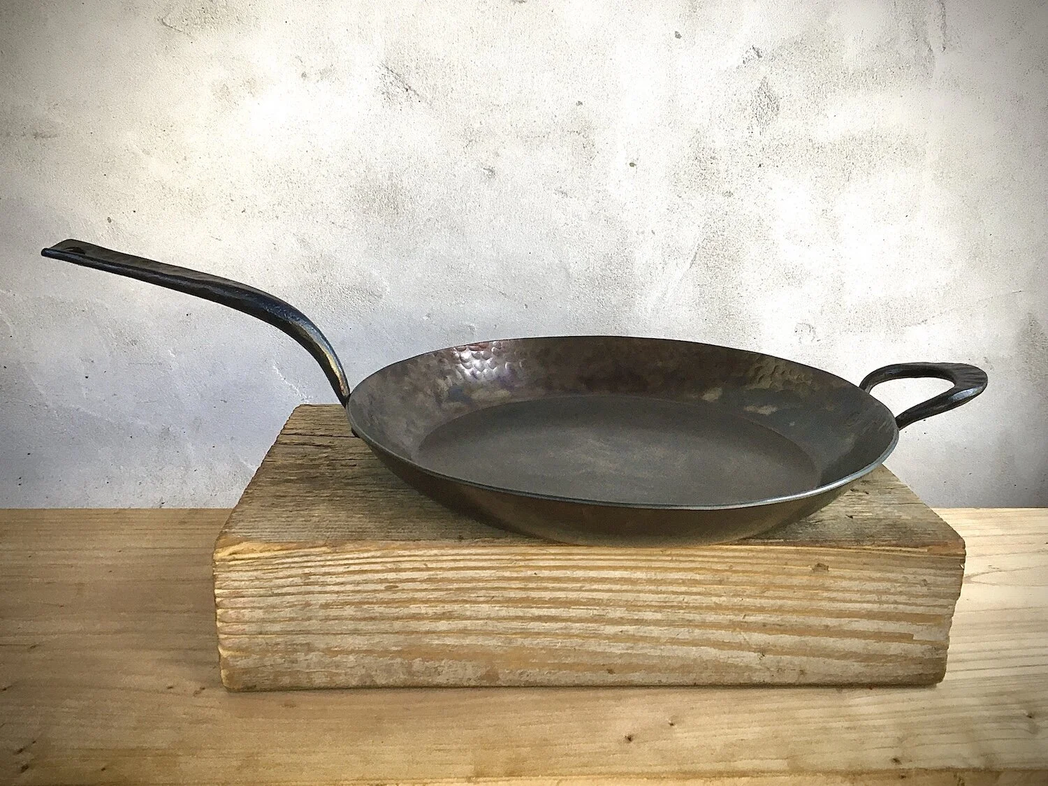 13" Skillet with Helper Handle