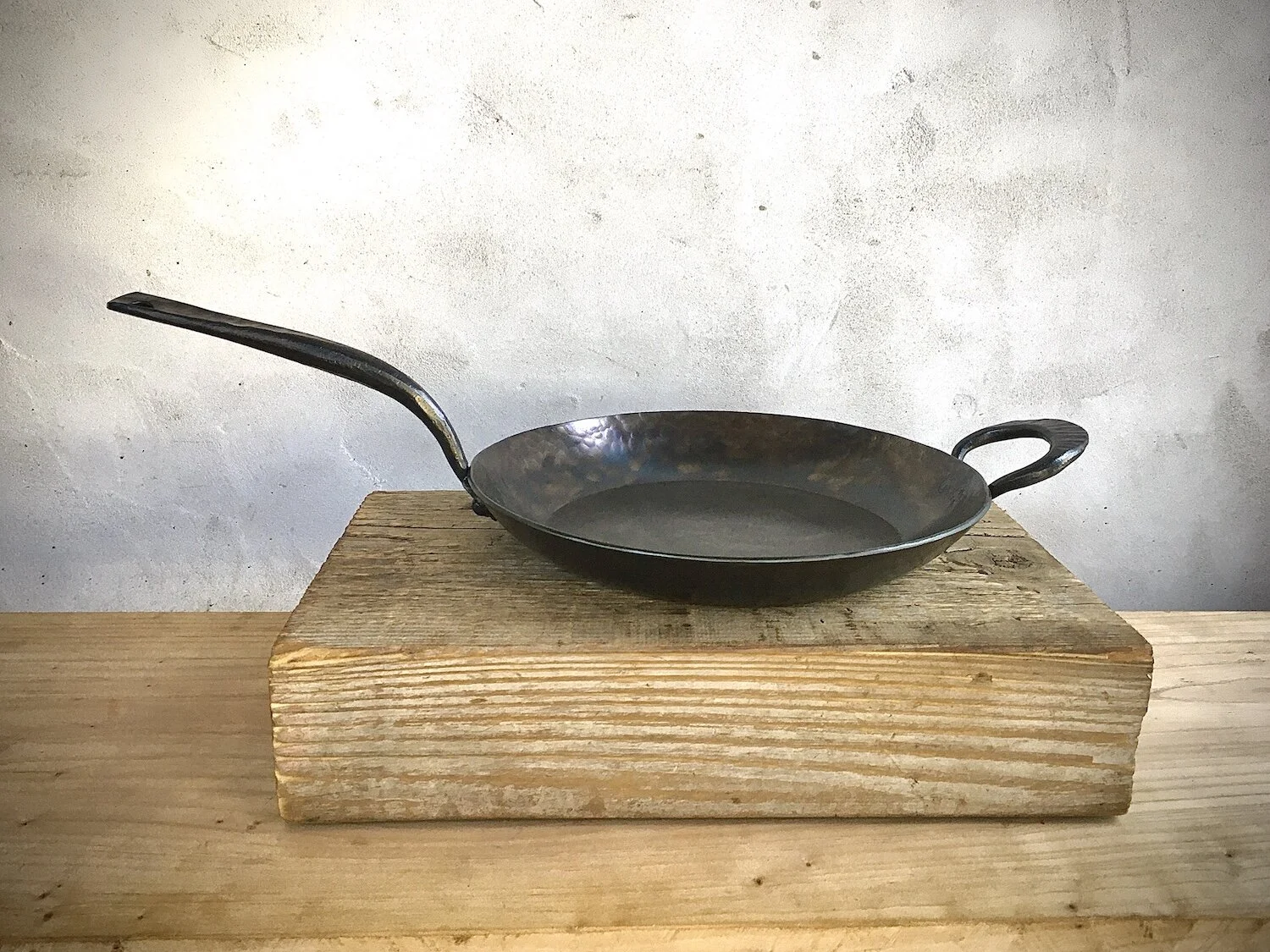 11" Skillet with Helper Handle