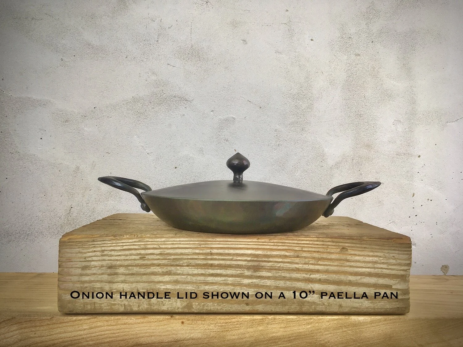 10%22paella_onion_lid.jpg