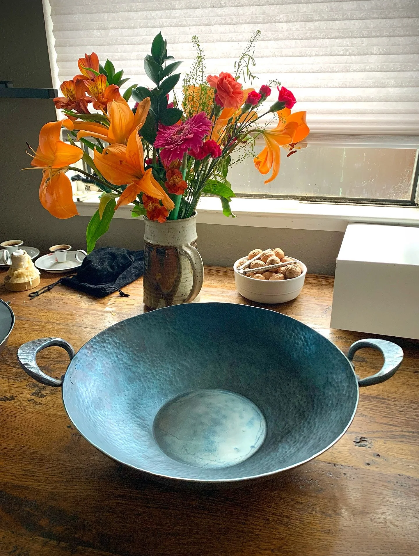 This 14” wok with double hoop handles is one of my favorite pieces we build. A true classic that will last generations and is sure to become a coveted family heirloom.😊
•
We are currently taking orders and would love to build one of these