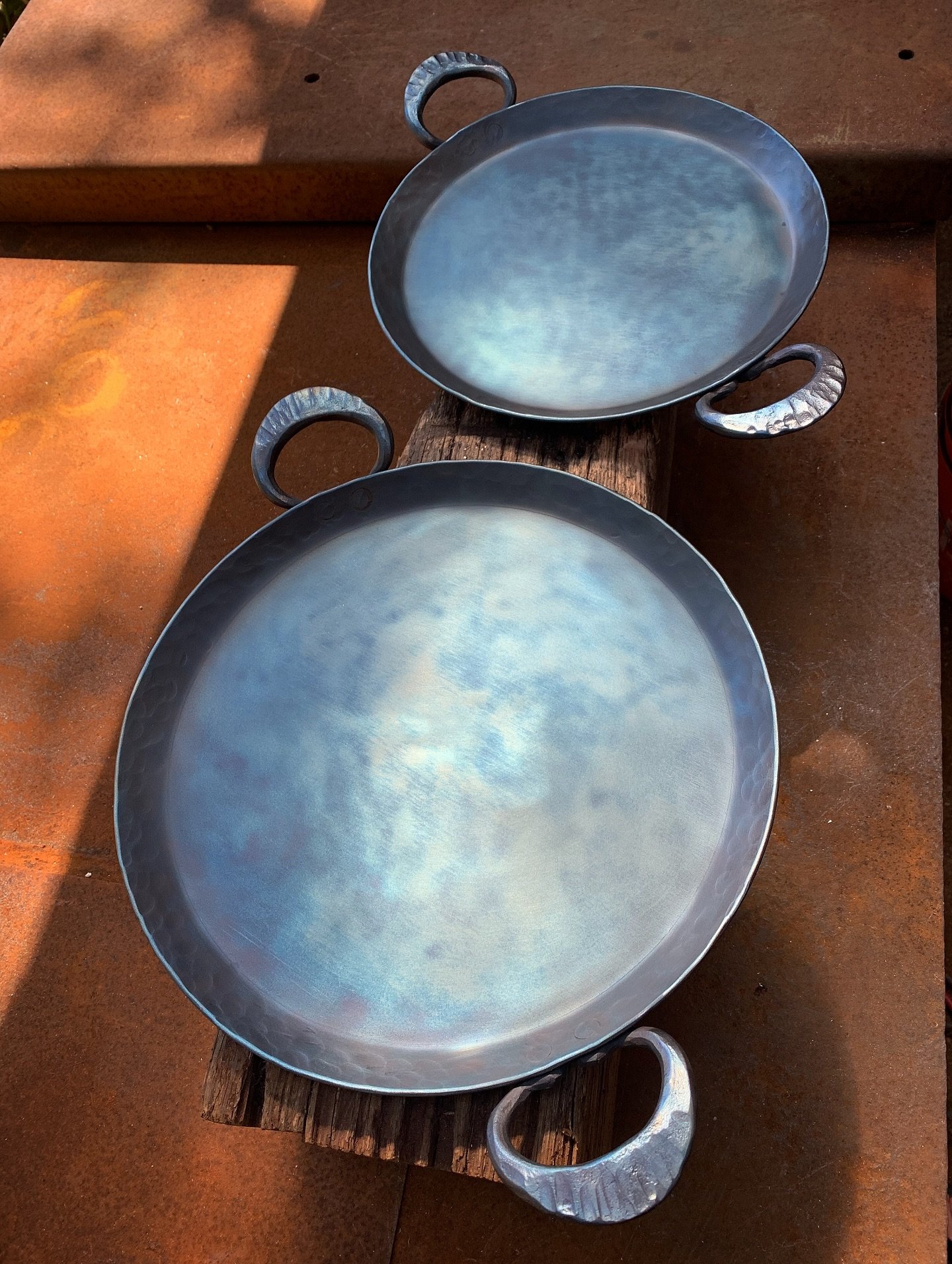 Two beautiful 13” Comals ready for their new homes. 😊
•
•
•
•
•
#cookwithkehoe #kehoecarboncookware #madeinlososos  #carbonsteelpan #handforged #handforgedpan #homechef #cheflife #handmadepan #handmade #foodie #foodies