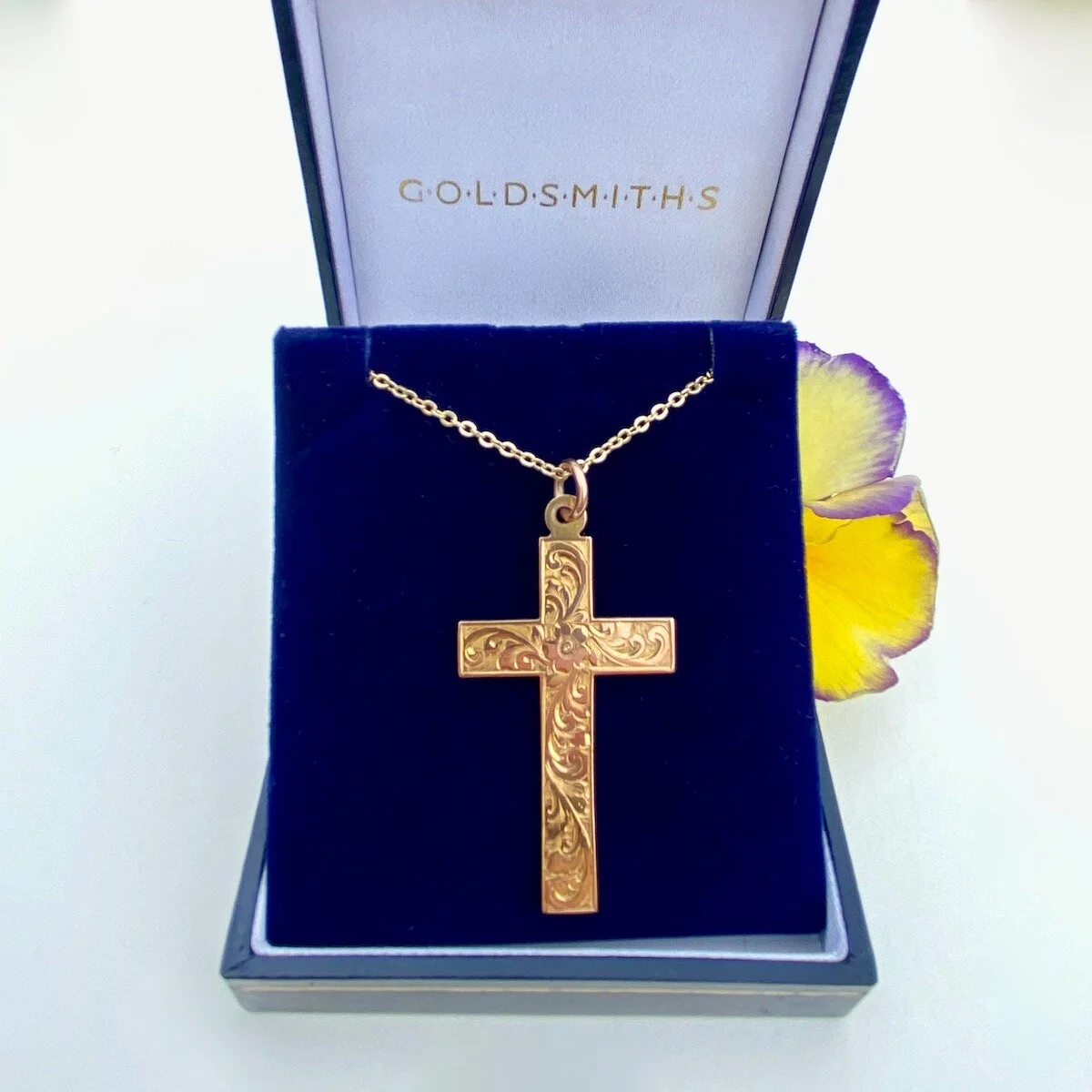 Hallmarked large 9ct. gold Cross. — JG 