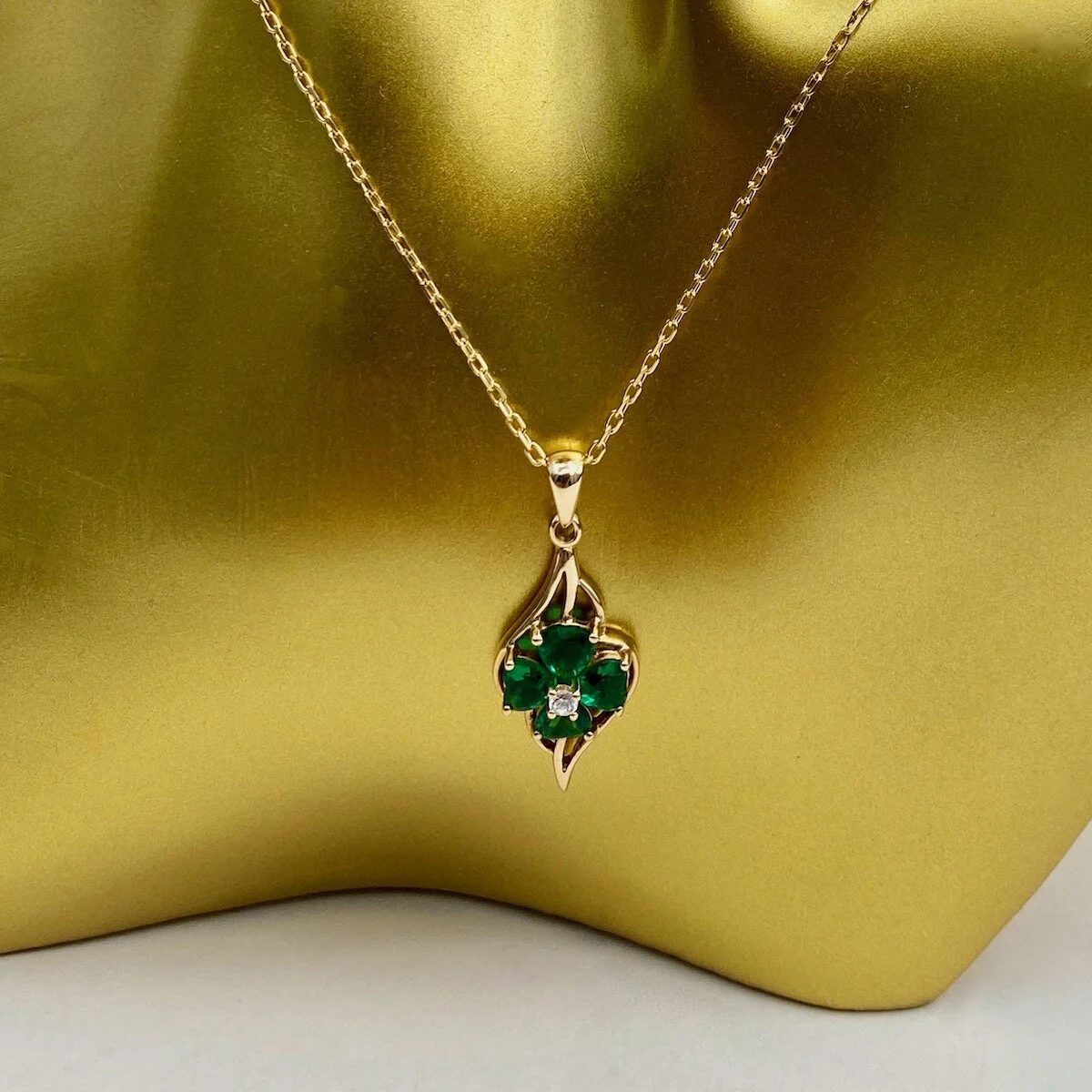 9ct. Gold Green Clover Pendant. — JG 