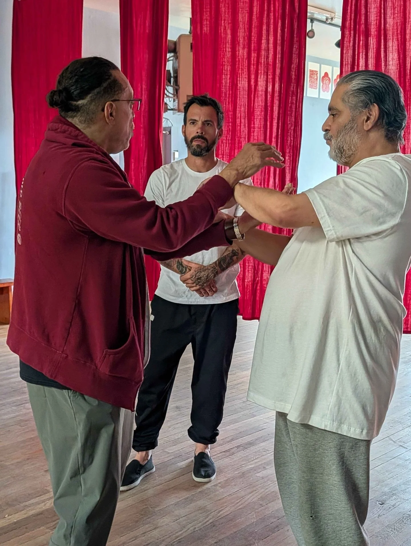 Grand master Moy Tung was in town recently and stopped in to chat with some of our students!

What an amazing opportunity to hear from someone with such experience and knowledge. 

Timeless lessons passed down from the Moy Yat Ving Tsun Kung Fu linag