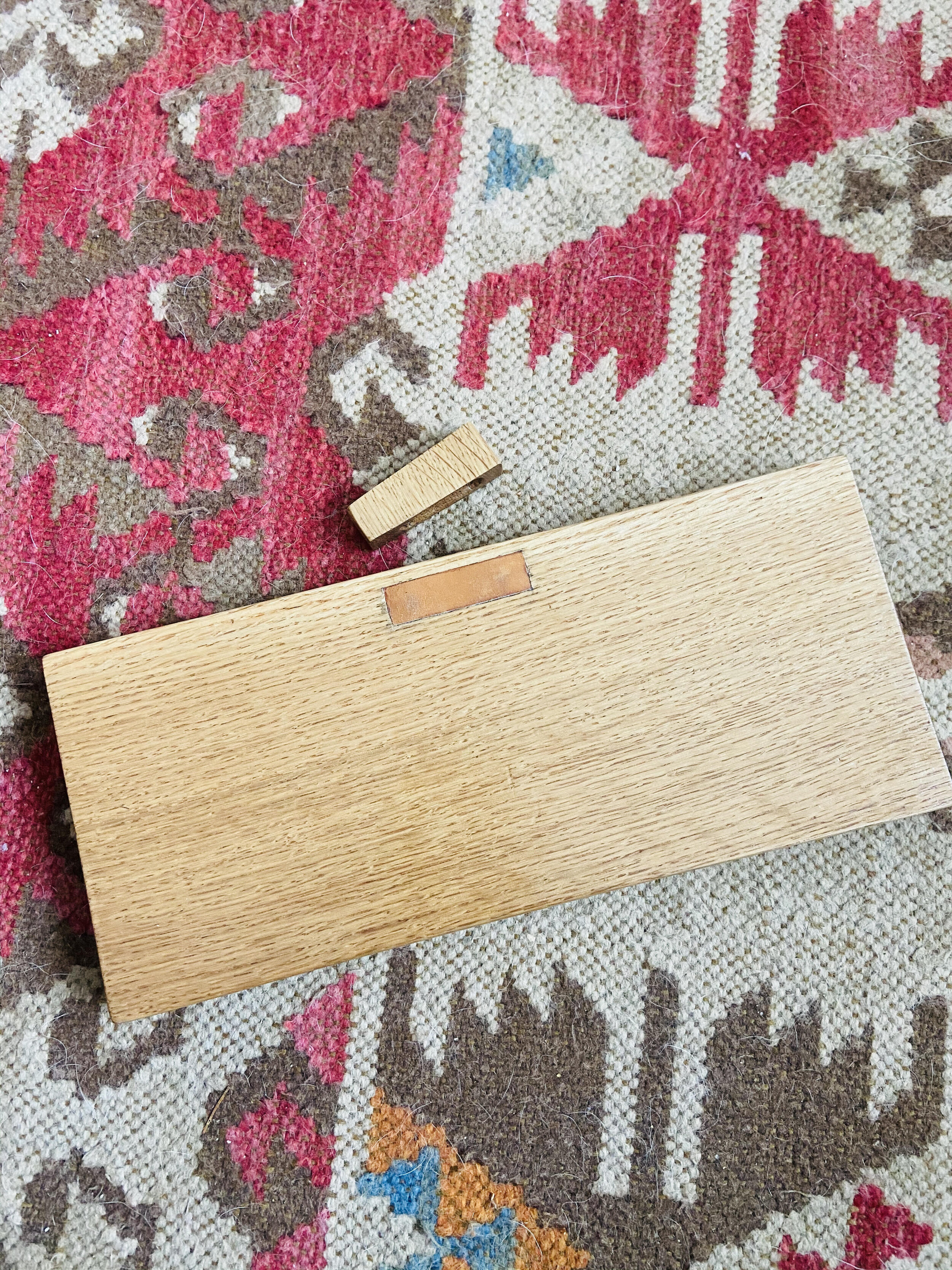 VIDEO: Hidden storage magnetic drawer pull