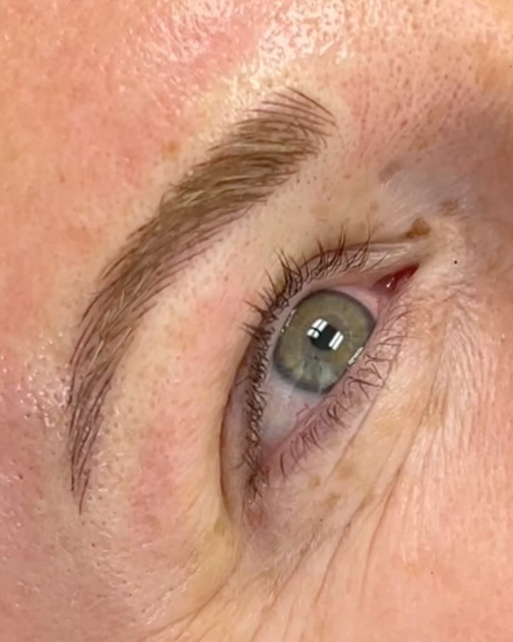 Somehow subtle changes make such a big impact! Swipe to see her before➡️
&bull;
&bull;
&bull;
&bull;
#sacramentomicroblading  #rosevillemicroblading #folsommicroblading  #renomicroblading #stocktonmicroblading #sanfranciscomicroblading  #sacramentobr